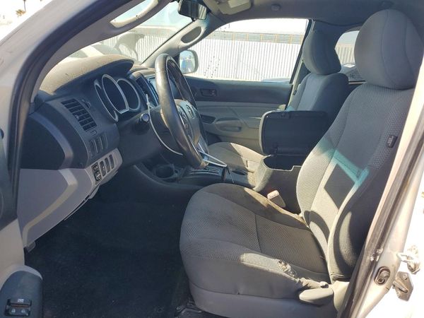 2015 TOYOTA TACOMA Delux Grade