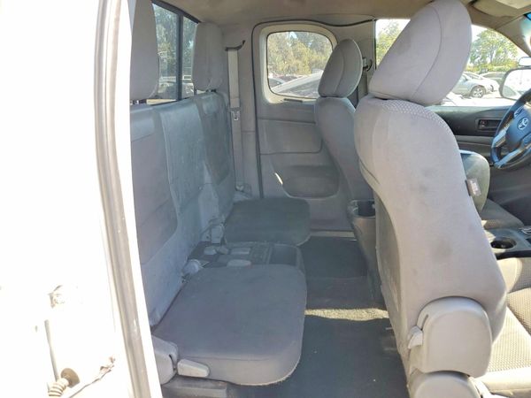 2015 TOYOTA TACOMA Delux Grade