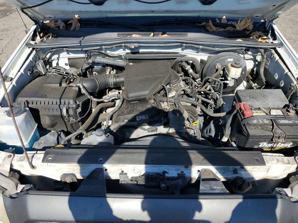 2015 TOYOTA TACOMA Delux Grade