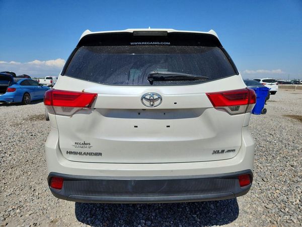 2018 TOYOTA HIGHLANDER SE/XLE