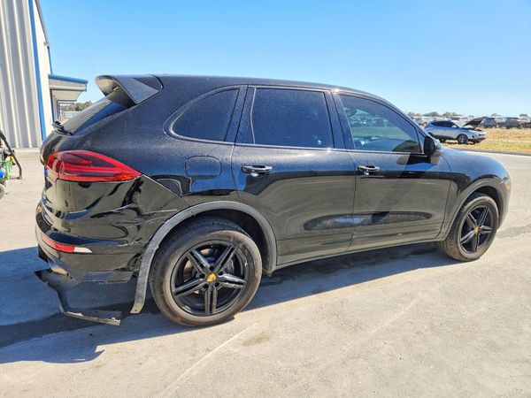2017 PORSCHE CAYENNE