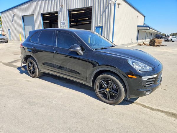 2017 PORSCHE CAYENNE