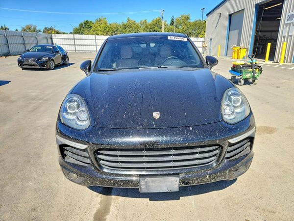 2017 PORSCHE CAYENNE