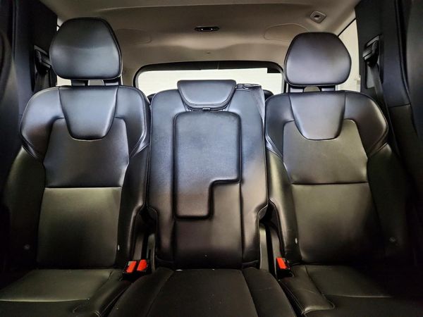 2018 VOLVO XC90 Momentum