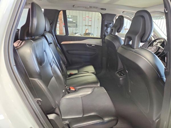 2018 VOLVO XC90 Momentum