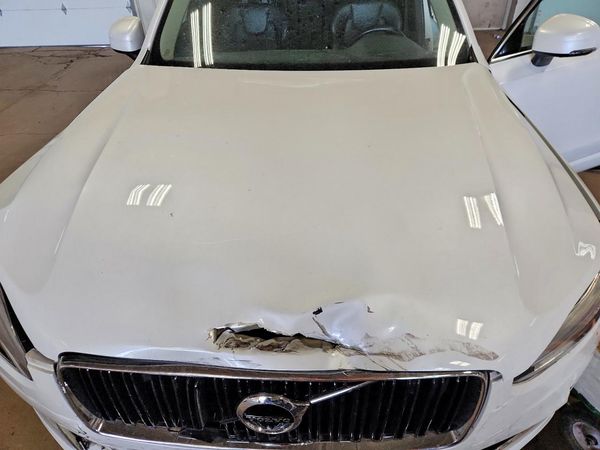 2018 VOLVO XC90 Momentum