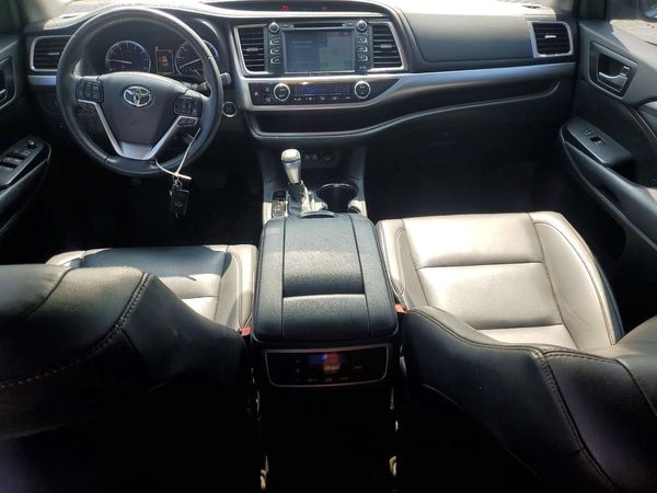 2019 TOYOTA HIGHLANDER SE/XLE