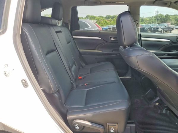 2019 TOYOTA HIGHLANDER SE/XLE
