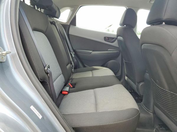 2020 HYUNDAI KONA SE