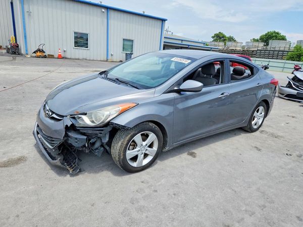 2013 HYUNDAI ELANTRA