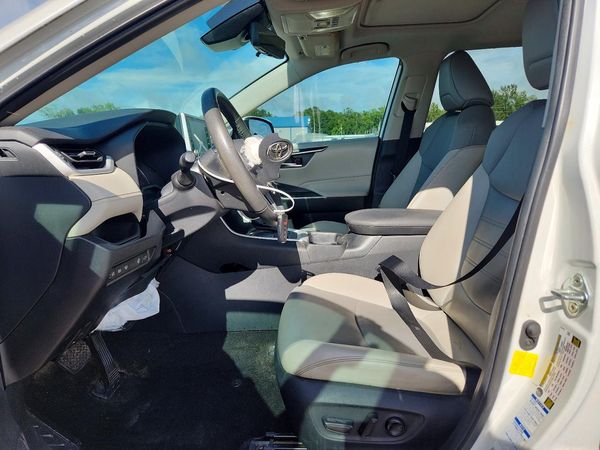 2021 TOYOTA RAV4 XLE Premium