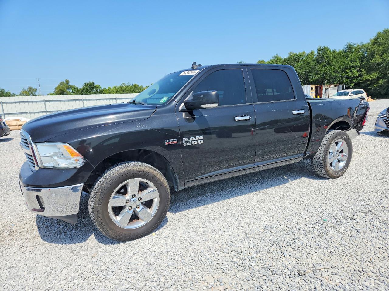 2017 RAM 1500 SLT CREW CAB 4X2
