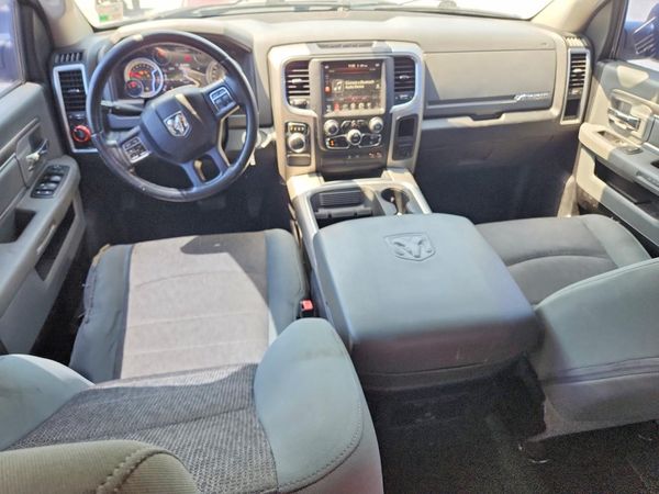2017 RAM 1500 SLT CREW CAB 4X2