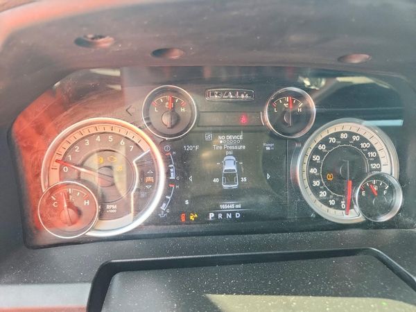 2017 RAM 1500 SLT CREW CAB 4X2