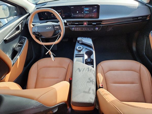 2025 KIA EV6