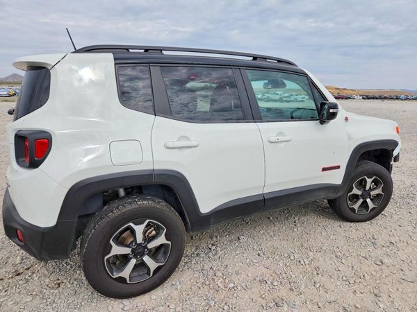 2022 JEEP RENEGADE TRAILHAWK 4X4