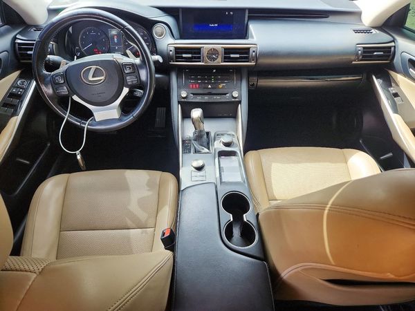 2017 LEXUS IS
