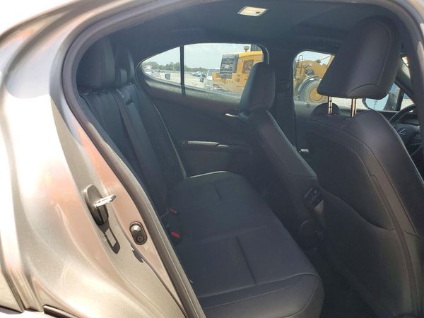 2020 LEXUS UX 250h Base