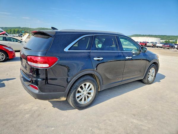 2016 KIA SORENTO L / LX