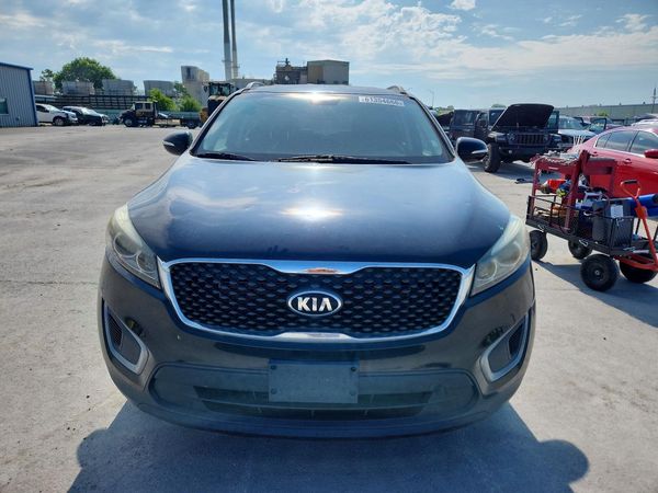 2016 KIA SORENTO L / LX