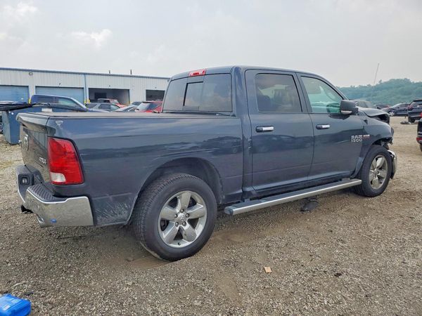 2017 RAM 1500 SLT CREW CAB 4X4