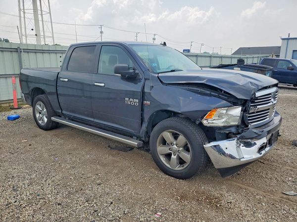 2017 RAM 1500 SLT CREW CAB 4X4