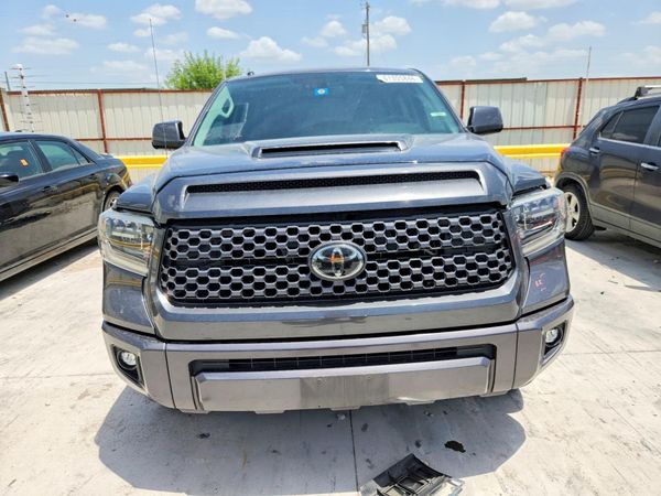 2018 TOYOTA TUNDRA SR5