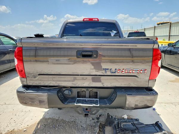 2018 TOYOTA TUNDRA SR5