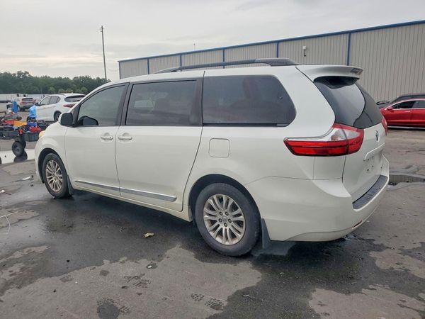 2017 TOYOTA SIENNA