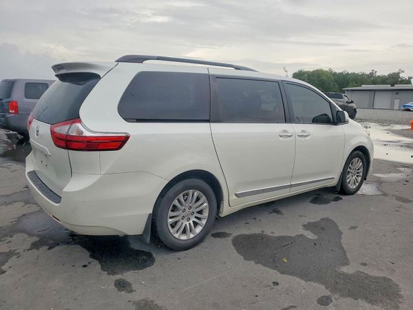 2017 TOYOTA SIENNA