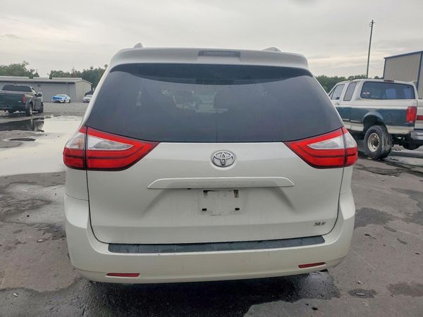 2017 TOYOTA SIENNA