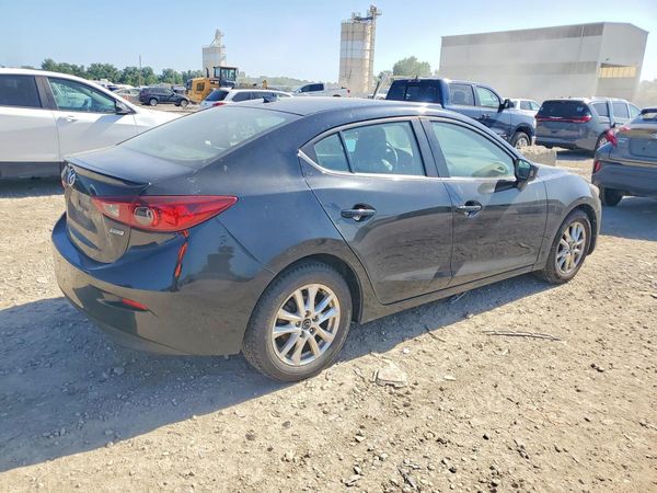 2016 MAZDA 3 SE