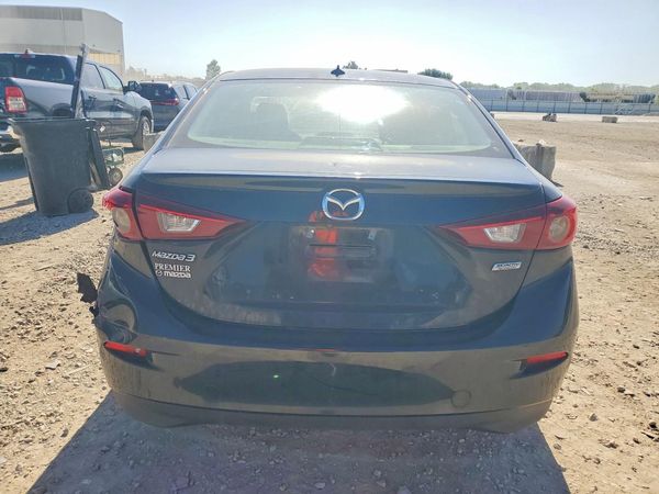 2016 MAZDA 3 SE