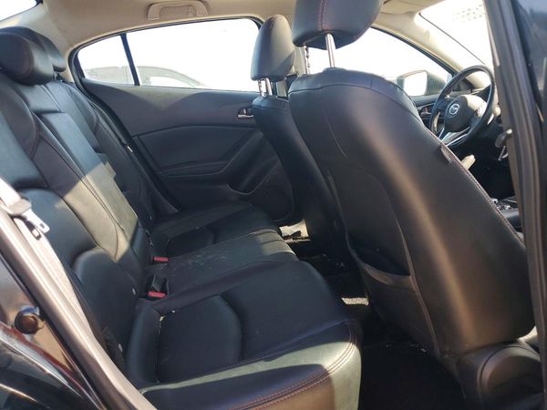 2016 MAZDA 3 SE