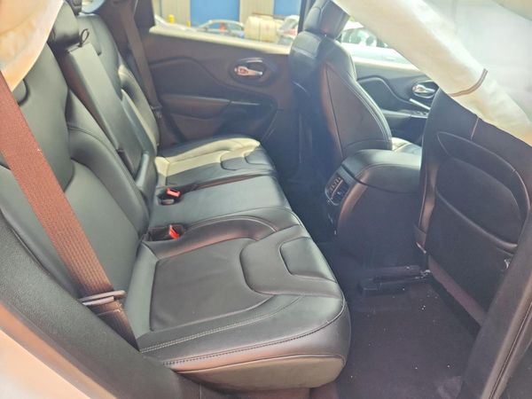 2023 JEEP CHEROKEE ALTITUDE LUX 4X4