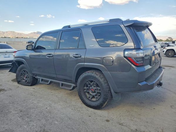 2022 TOYOTA 4RUNNER SR5