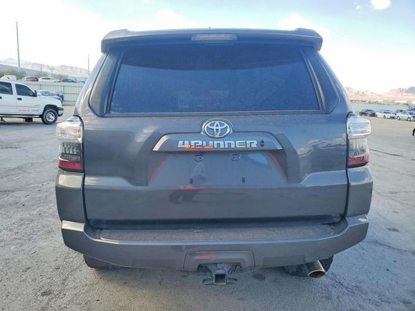 2022 TOYOTA 4RUNNER SR5