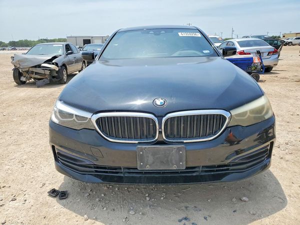 2019 BMW 530