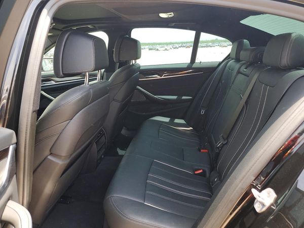 2019 BMW 530