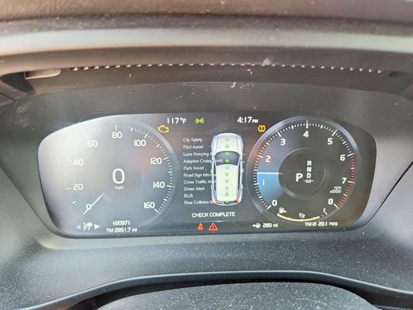 2020 VOLVO XC40 R-Design