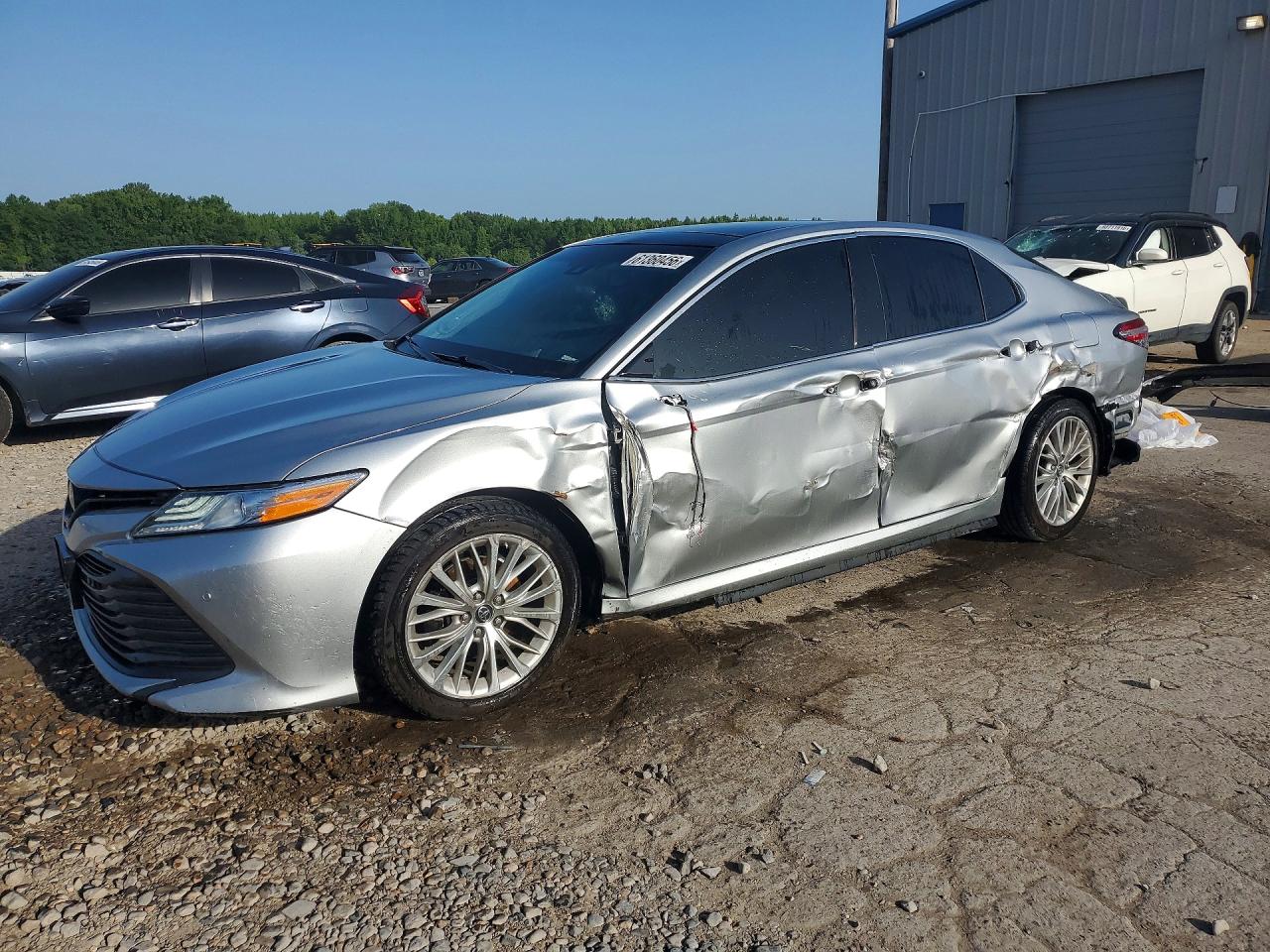 2018 TOYOTA CAMRY