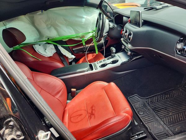 2018 KIA STINGER GT1