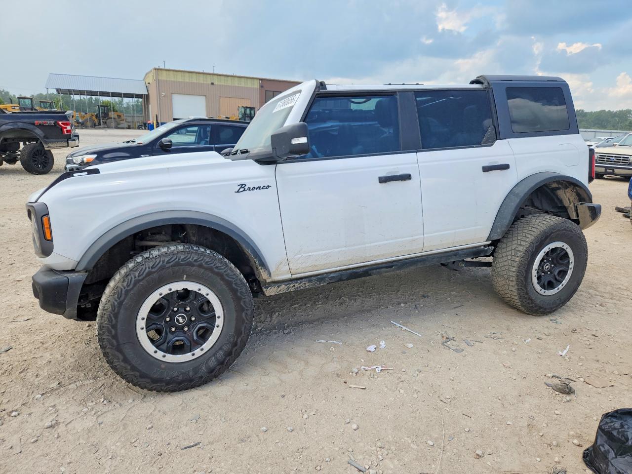 2023 FORD BRONCO — Front 3/4
