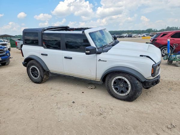 2023 FORD BRONCO — Passenger 3/4