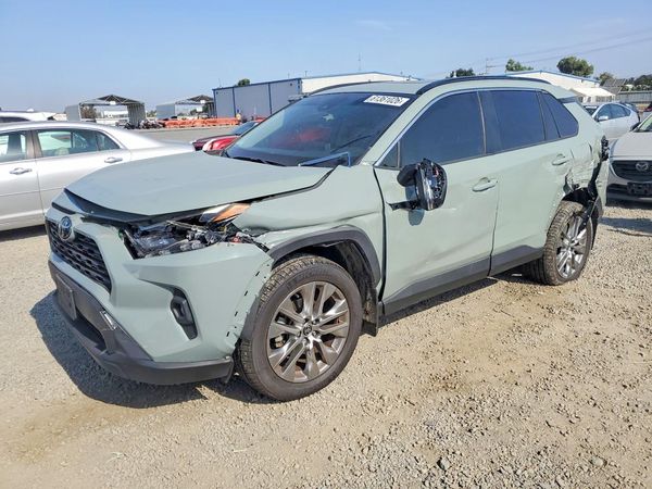 2023 TOYOTA RAV4 XLE Premium