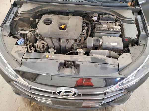 2019 HYUNDAI ELANTRA SE