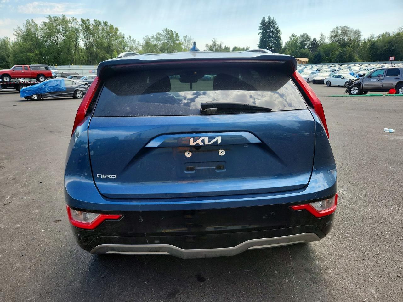 2023 KIA NIRO Wind