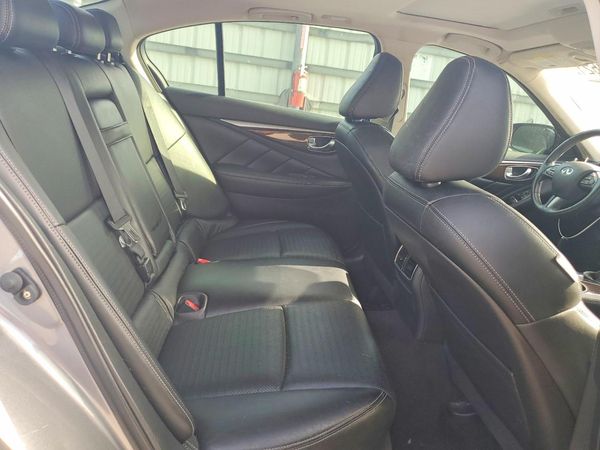 2015 INFINITI Q50