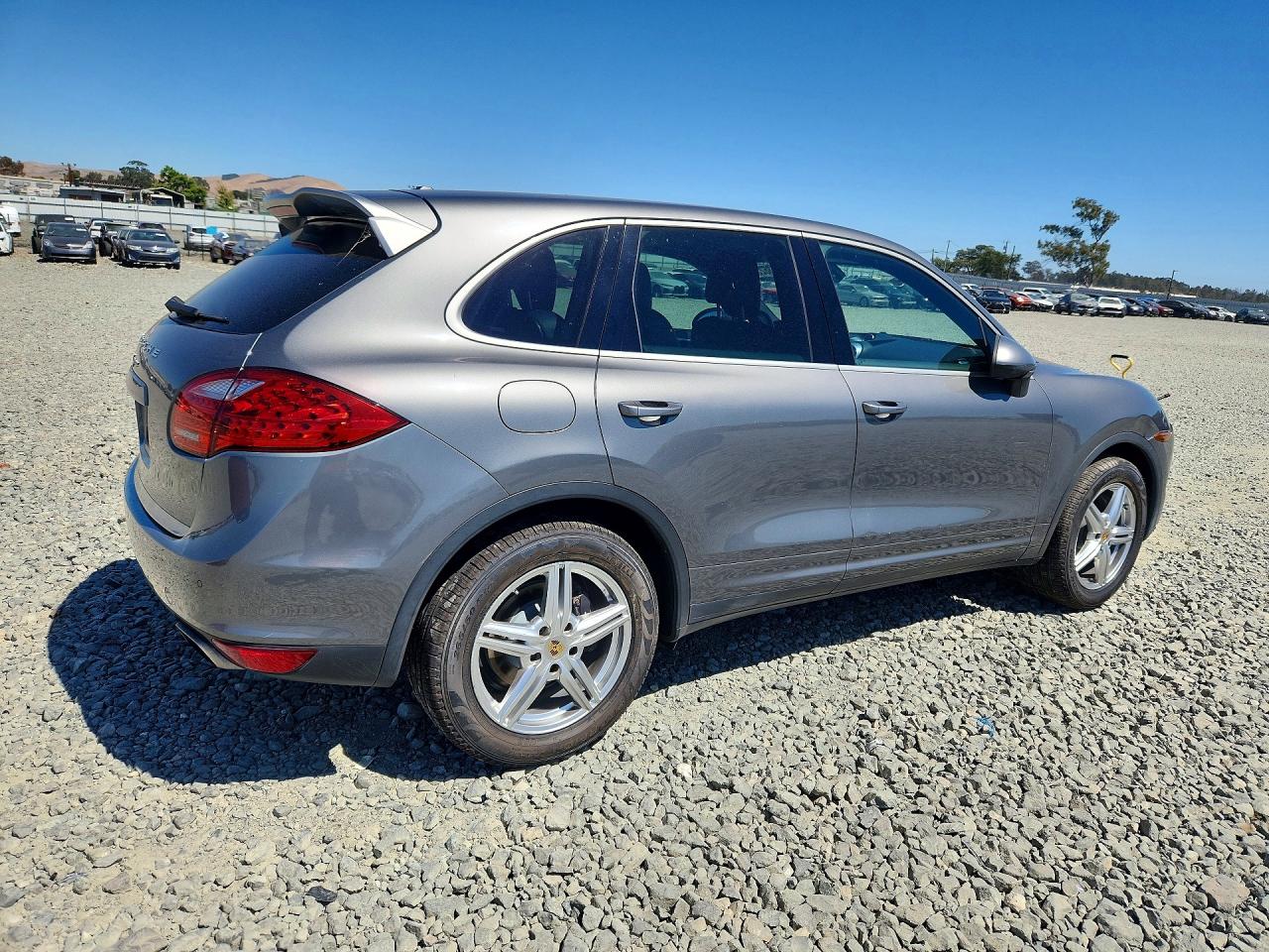 2014 PORSCHE CAYENNE