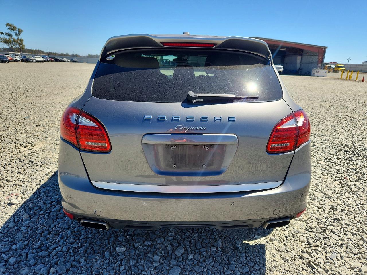 2014 PORSCHE CAYENNE